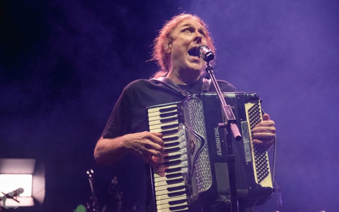 "Weird Al" Yankovic's 2026 "Bigger & Weirder" Tour: A Timeless Maestro Returns!